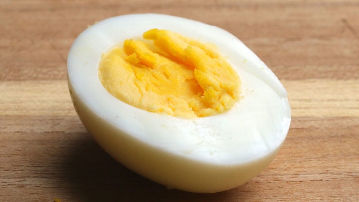 Perfect Boiled Eggs (VIDEO)